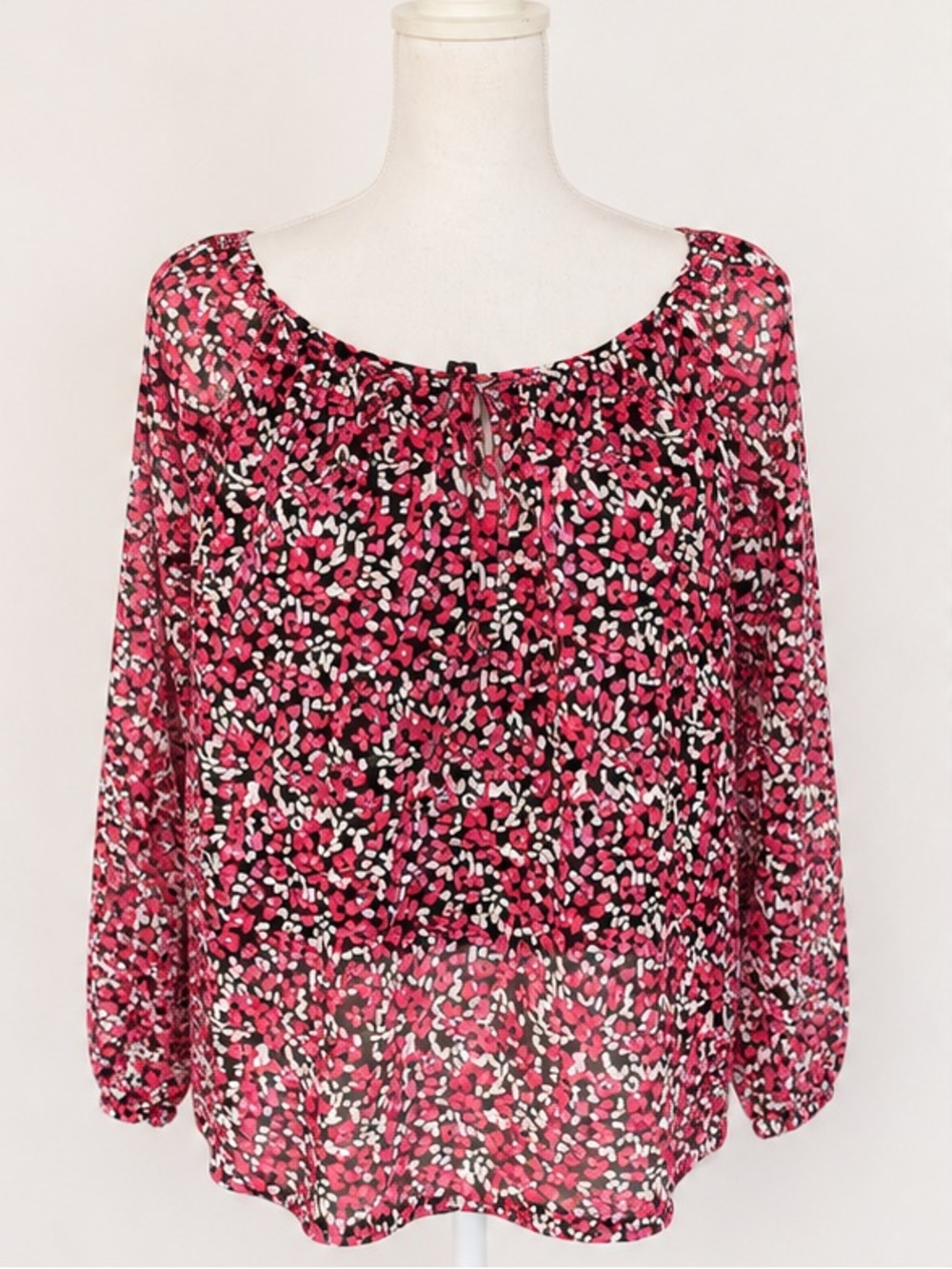 Pink Red Floral Print Flowing Blouse Scoop Neck NWOT Size Medium